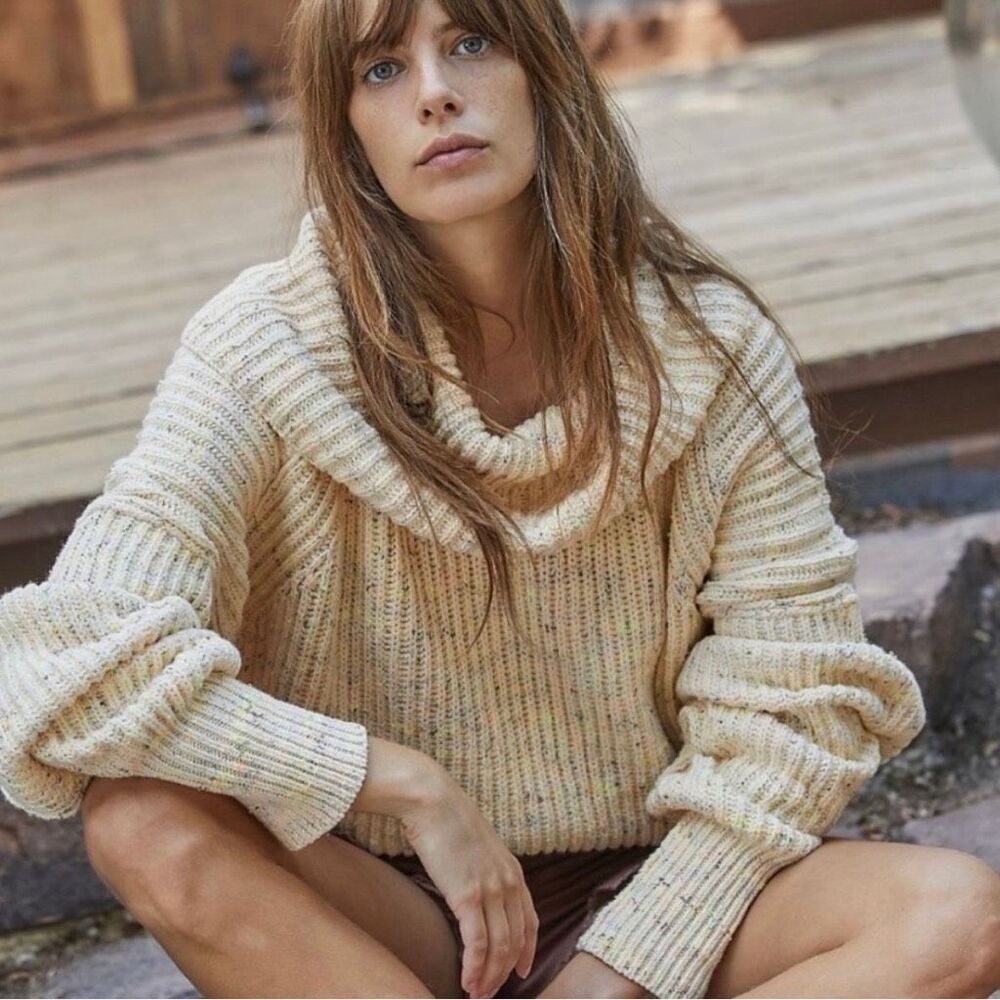 Free People Leo Sassy Peach Speckled Slouchy Turtleneck Sweater Size S
